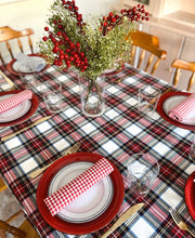 Cargar imagen en el visor de la galería, MANTEL ANTIMANCHAS RESINADO TARTÁN BLANCO A MEDIDA