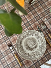 Cargar imagen en el visor de la galería, MANTEL ALGODÓN TARTÁN MARRÓN