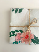 Cargar imagen en el visor de la galería, MANTEL RESINADO MARGA