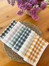 Cargar imagen en el visor de la galería, PACK SERVILLETAS VICHY