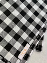 Cargar imagen en el visor de la galería, INDIVIDUAL Y CAMINO DE MESA RESINADO VICHY ROJO