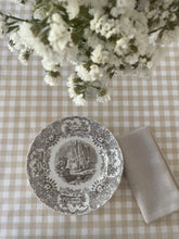 Cargar imagen en el visor de la galería, MANTEL ALGODÓN VICHY BEIGE