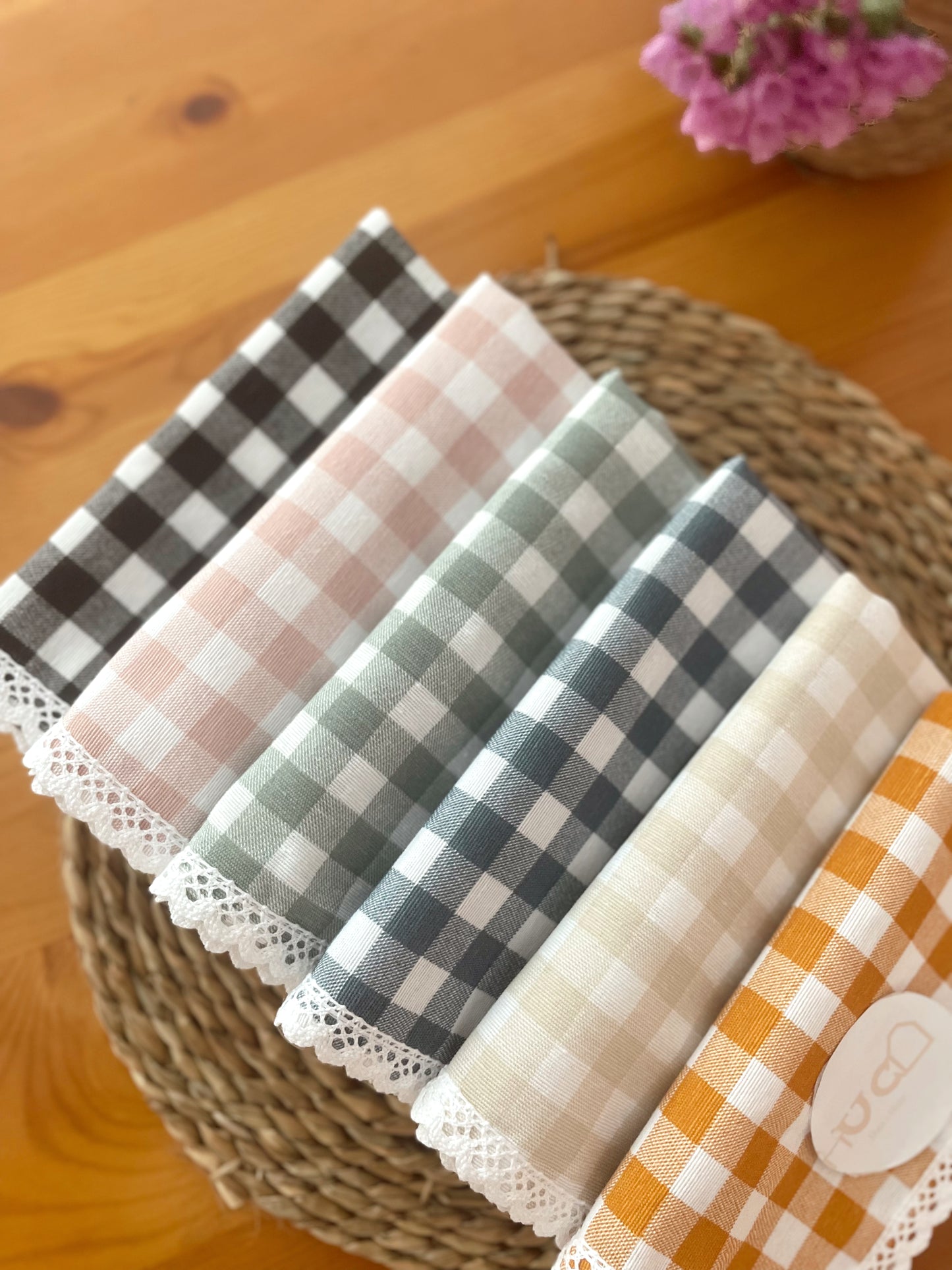SERVILLETAS VICHY CON ENCAJE