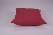 Carica l'immagine nel visualizzatore di Gallery, FUNDA DE COJÍN FUCSIA