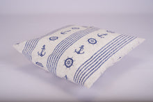 Load image into Gallery viewer, FUNDA DE COJÍN  ESTILO MARINERO