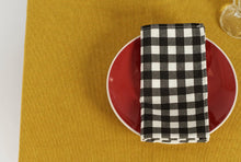 Cargar imagen en el visor de la galería, PACK SERVILLETAS VICHY NEGRO CUADRO MEDIANO