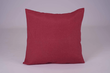 Carica l'immagine nel visualizzatore di Gallery, FUNDA DE COJÍN FUCSIA