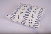 Load image into Gallery viewer, FUNDA DE COJÍN  ESTILO MARINERO