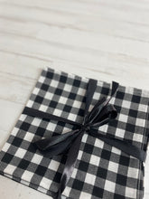 Cargar imagen en el visor de la galería, PACK SERVILLETAS VICHY NEGRO CUADRO MEDIANO