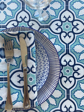 Cargar imagen en el visor de la galería, SERVILLETAS MOSAICO AZUL