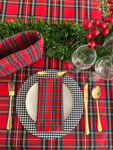 Cargar imagen en el visor de la galería, MANTEL ANTIMANCHAS ESCOCÉS ROJO A MEDIDA