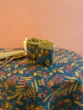 Carica l'immagine nel visualizzatore di Gallery, MANTEL ANTIMANCHAS COLIBRÍ