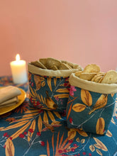 Carica l'immagine nel visualizzatore di Gallery, MANTEL ANTIMANCHAS COLIBRÍ