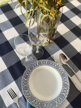 Cargar imagen en el visor de la galería, MANTEL ANTIMANCHAS VICHY AZUL CUADRO MAXI