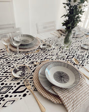 Load image into Gallery viewer, CAMINO DE MESA IKAT