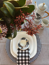 Cargar imagen en el visor de la galería, PACK SERVILLETAS VICHY NEGRO CUADRO MEDIANO