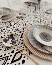 Load image into Gallery viewer, CAMINO DE MESA IKAT