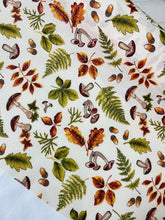 Cargar imagen en el visor de la galería, MANTEL ANTIMANCHAS ESTACIONAL A MEDIDA