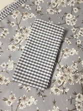 Cargar imagen en el visor de la galería, PACK SERVILLETAS VICHY GRIS