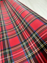 Cargar imagen en el visor de la galería, MANTEL ANTIMANCHAS ESCOCÉS ROJO A MEDIDA